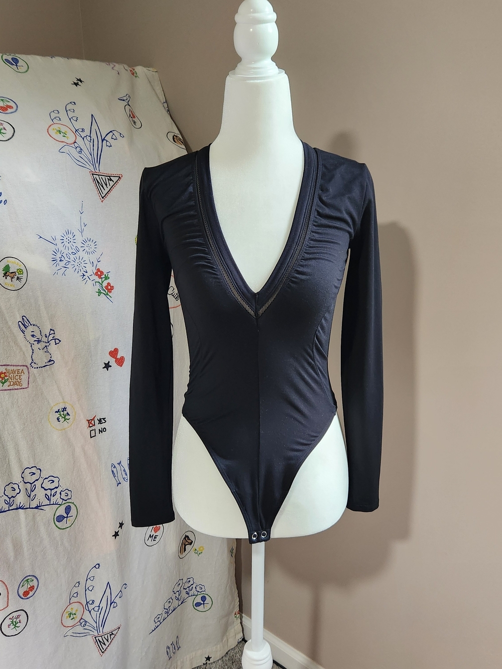 Good American Black Long-Sleeve V-Neck Bodysuit